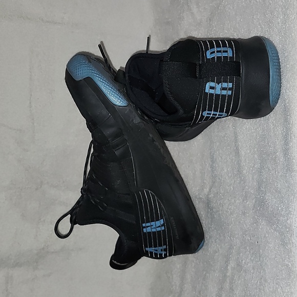 Jordans - Picture 4 of 5